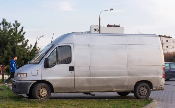 Poznan Polonia Marzo 2015 Una Furgoneta Transporte Estacionada Aire Libre — Foto de Stock