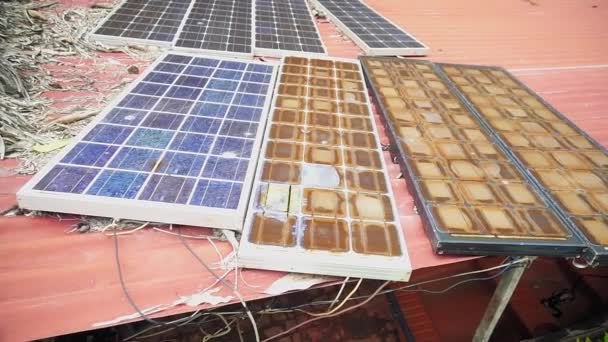 有屋顶的太阳能电池板 — 图库视频影像