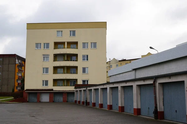 Poznan Polen Jan 2015 Een Rij Gesloten Privégaragedeuren Een Appartementencomplex — Stockfoto