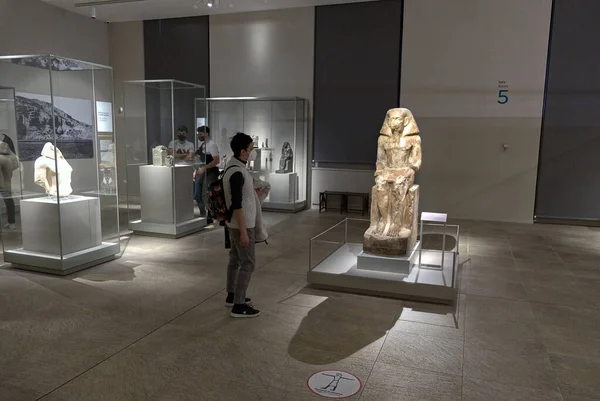 Torino Italy Mar 2021 Tourists Looking Statues Pharaohs Display Egyptian — Stock Photo, Image