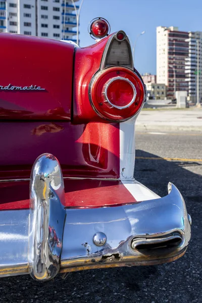 Havana Cuba Janeiro 2020 Tiro Vertical Conversível Carros Americanos Que — Fotografia de Stock