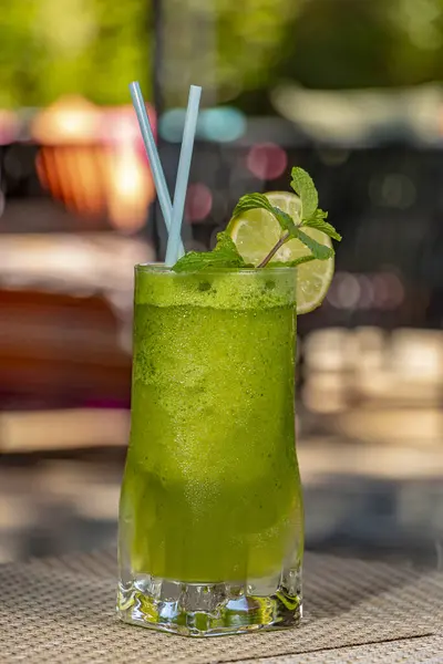 Primo Piano Cocktail Alcolico Mojito — Foto Stock