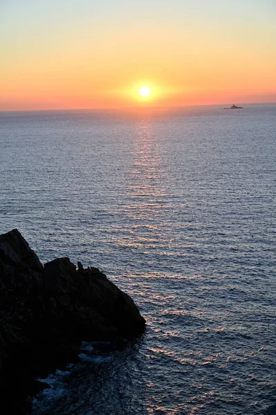 Günbatımı Manzaraları Kayalıklarla Denize Brittany Fransa — Stok fotoğraf