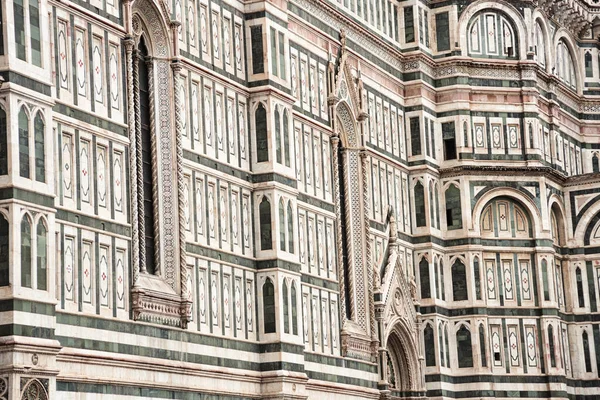 Eine Nahaufnahme Der Fassade Des Doms Von Florenz Italien — Stockfoto