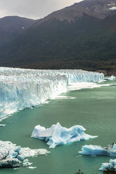 Perito Moreno Glacier Santa Cruz Αργεντινή Μια Όμορφη Μέρα Σύννεφα — Φωτογραφία Αρχείου