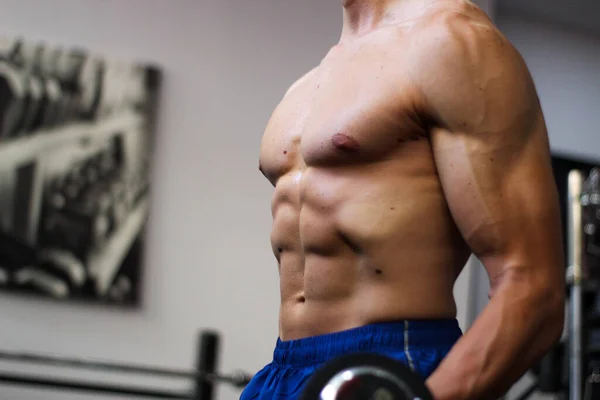 Uma Foto Perto Braço Homem Fazer Exercício Bíceps Ginásio — Fotografia de Stock