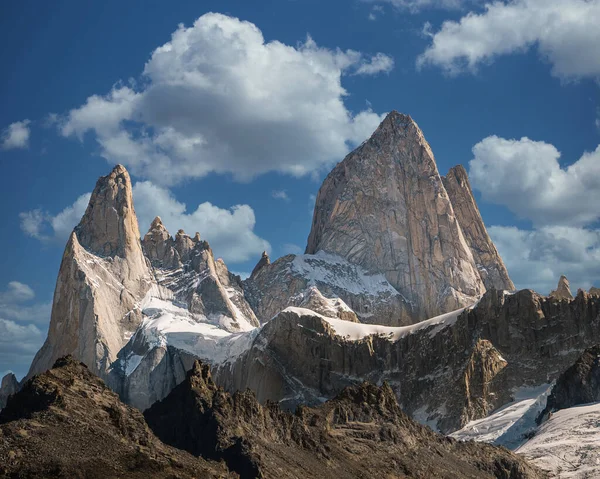 Όμορφη Θέα Του Όρους Fitz Roy Τον Ουρανό Γεμάτο Σύννεφα — Φωτογραφία Αρχείου