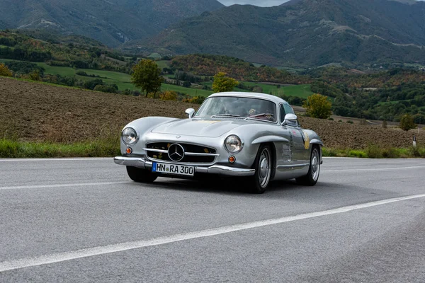 Cagli Italie Mai 2017 Une Mercedes 300 Vintage Course Sur — Photo