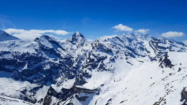 Una Scena Glaciale Montagna Innevata Con Cielo Blu Brillante Svizzera — Foto Stock
