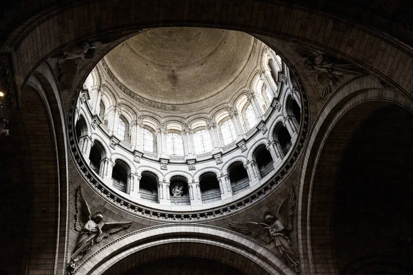 2021年8月10日 巴黎圣心大教堂 有天使雕像的穹顶 — 图库照片