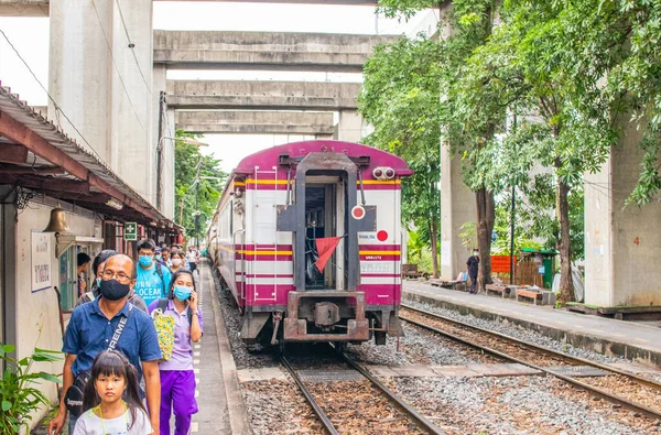 Bangkok Thailand Sep 2021 Thai People Area Train Platform Bangkok — Stock Photo, Image