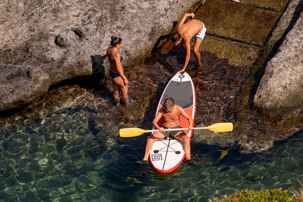Ponza Italia 2021 Inflable Stand Paddle Board Watersport Activity Couples — Foto de Stock