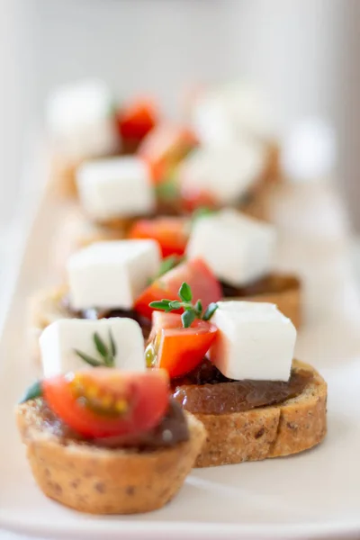 Vertical Closeup Gourmet Bread Slices Cheese Tomato — Stock Photo, Image