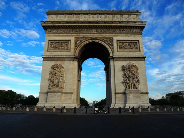 法国巴黎具有历史意义的凯旋门 — 图库照片