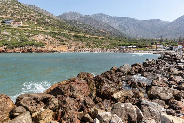 Grote Rotsen Aan Kust Een Warme Zomerdag — Stockfoto