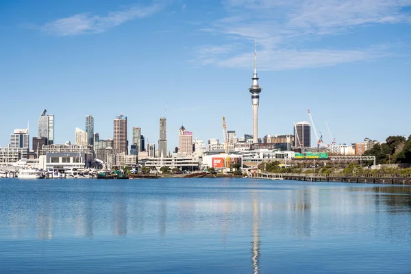 Auckland New Zealand 2021年8月4日 新西兰奥克兰市中心与天空塔的景观 — 图库照片