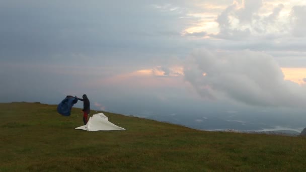 Young Man Hiking Mountains — Stock Video