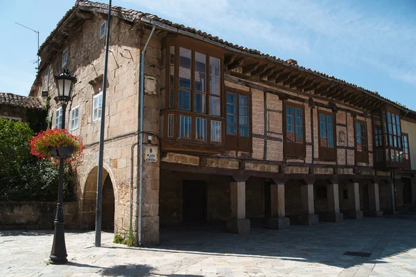 Ancien Bâtiment Avec Arches Sur Plaza Espana Aguilar Campoo Palecia — Photo