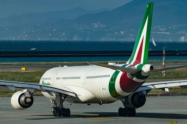 Genova Italy Ιανουαρίου 2020 Airbus A330 202 Της Alitalia Στο — Φωτογραφία Αρχείου