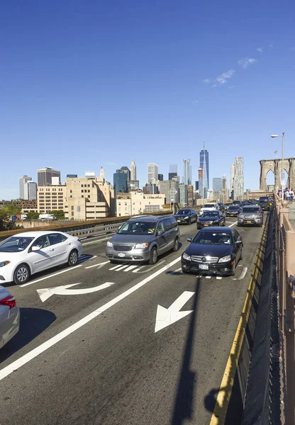 Den Livliga Trafiken Vid Brooklyn Bridge Usa — Stockfoto