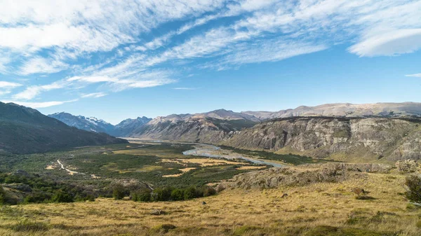 Río Convierte Con Una Vista Espectacular Del Paisaje Del Valle — Foto de Stock