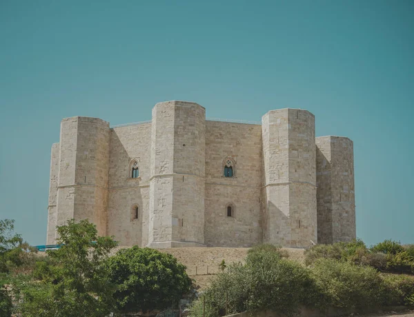 Una Vista Panorámica Castel Del Monte Andria Blanco Con Árboles — Foto de Stock