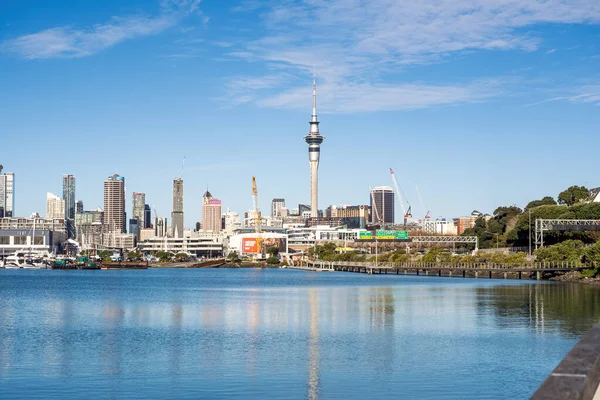 Auckland New Zealand 2021年8月4日 新西兰奥克兰市中心与天空塔的景观 — 图库照片