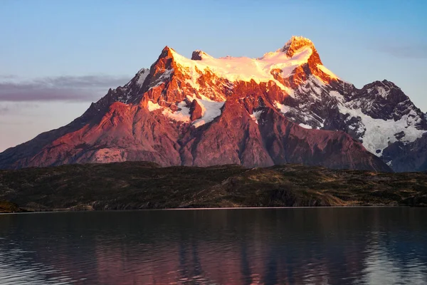 Ανατολή Στο Lago Pehoe Εθνικό Πάρκο Torres Del Paine Παταγονία — Φωτογραφία Αρχείου