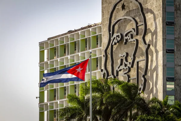 Havana Cuba 2018年10月9日 ハバナのチェ ゲバラをイメージしたキューバの通信ビルの美しいショット — ストック写真