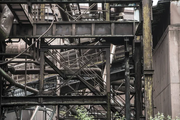 Ein Blick Ein Industriestahlgebäude Zeigt Die Details Der Fabrikstruktur — Stockfoto