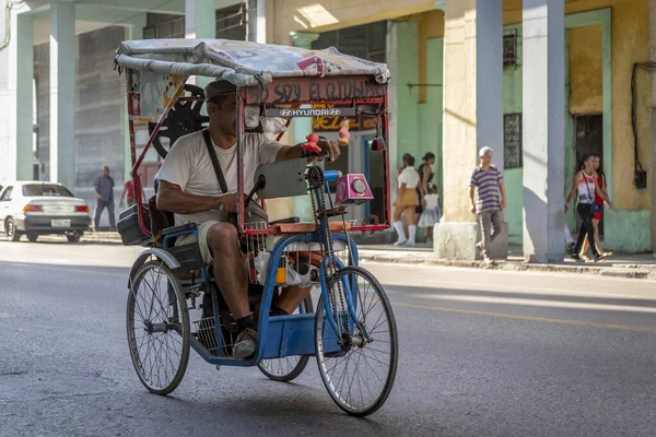 Habana Cuba Marzo 2019 Cubano Sus Diferentes Empleos Que Pasa —  Fotos de Stock