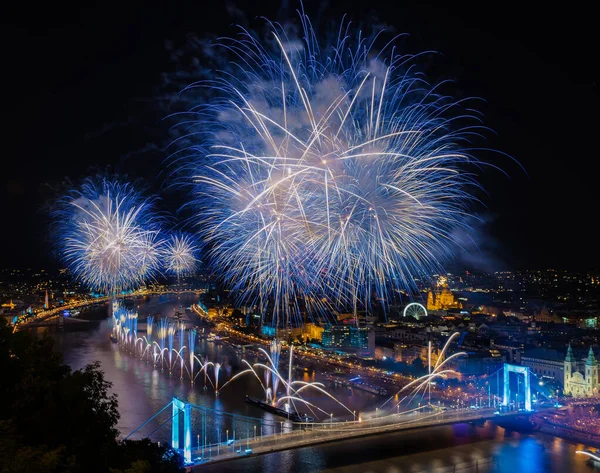 Budapest Hungary Aug 2021 Пейзаж Феєрверками Вночі Небі Будапештського Міста — стокове фото