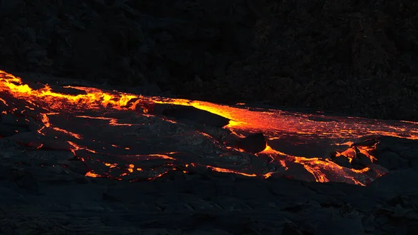 Een Schilderachtig Uitzicht Een Vulkanisch Landschap Met Een Heet Vloeibaar — Stockfoto