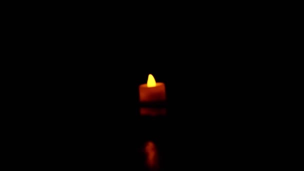 Палаюча Свічка Чорному Фоні — стокове відео