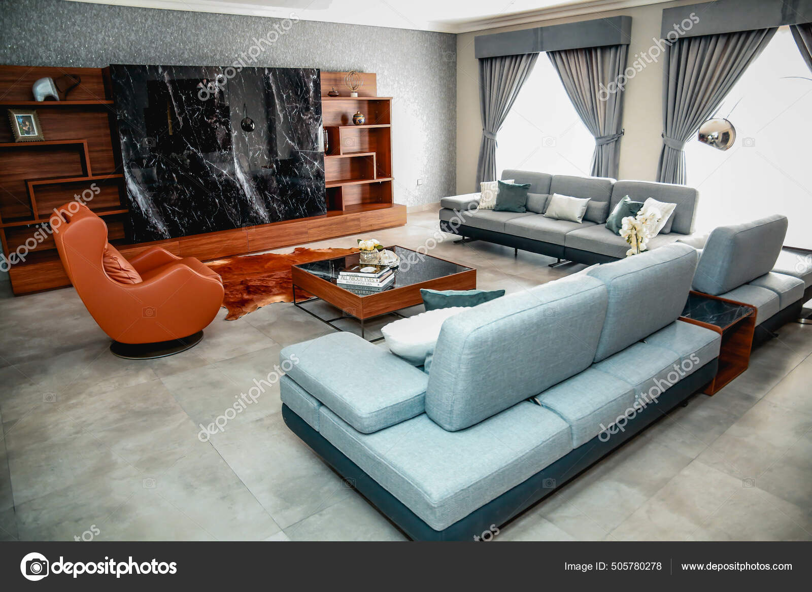 Doha 2018 Elegante Interior Sala Estar Del Moderno Apartamento — Foto editorial de stock © Wirestock #505780278