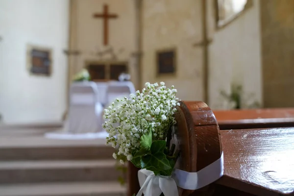 Krásná Květinová Svatební Výzdoba Kostele — Stock fotografie
