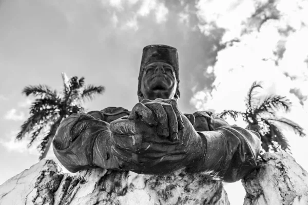 Colpo Basso Della Statua Del Rivoluzionario Nicaraguense Augusto Cesar Sandino — Foto Stock