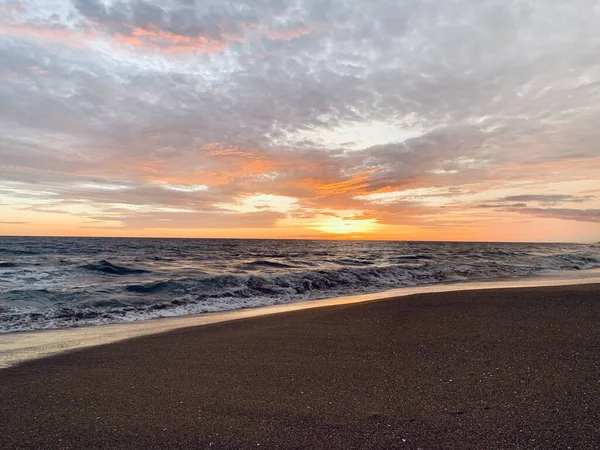 Een Betoverend Uitzicht Een Prachtig Zeegezicht Bij Zonsondergang — Stockfoto