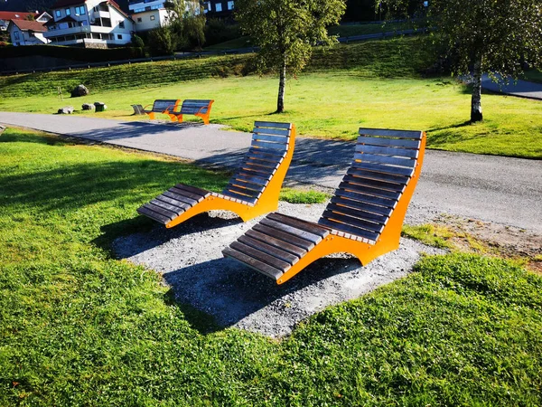 Die Modernen Sitzgelegenheiten Park — Stockfoto