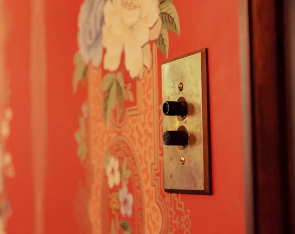 Ένα Κοντινό Πλάνο Κουμπιά Για Ασανσέρ Φόντο Τοίχου Αντίκα — Φωτογραφία Αρχείου