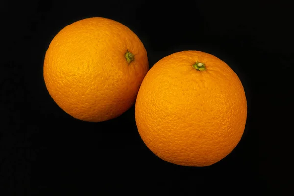 Primer Plano Naranjas Aisladas Sobre Fondo Oscuro — Foto de Stock