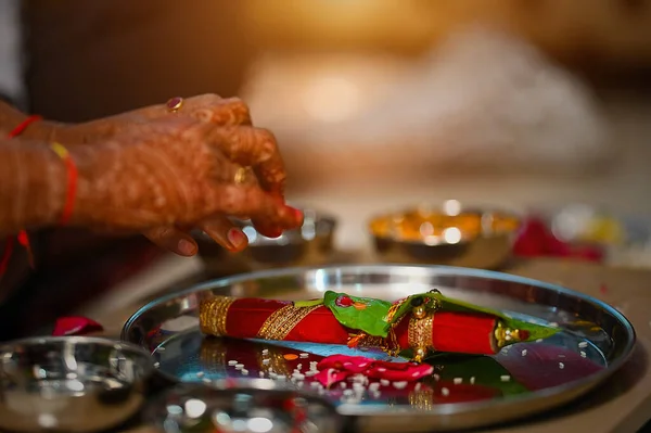 Female Hands Mehndi Tray Red Ornament — Stock Photo, Image