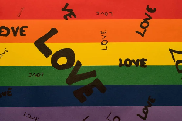 Primo Piano Carta Arcobaleno Colorato Con Amore Scritto Diverse Dimensioni — Foto Stock