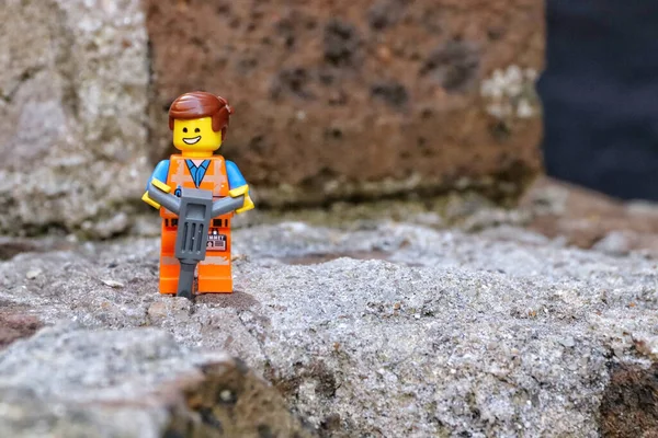 Greenville Rli Devletler Ağustos 2021 Bir Kaya Üzerindeki Lego Minyatür — Stok fotoğraf