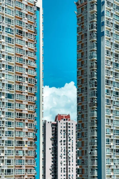 Una Vertical Los Edificios Contemporáneos Gran Altura Con Balcones Contra —  Fotos de Stock