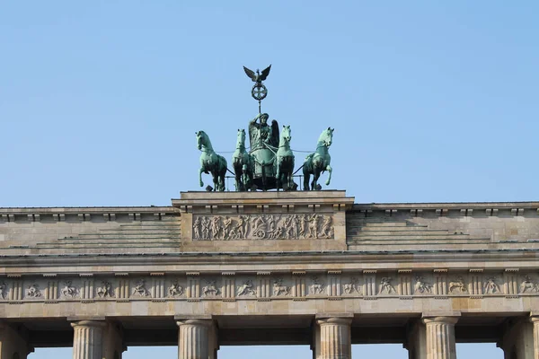 Nahaufnahme Eines Oberen Teils Eines Gebäudes Brandenburger Tor Berlin Deutschland — Stockfoto