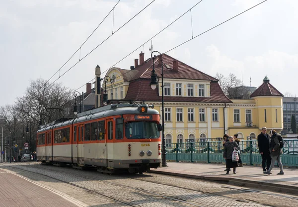 Poznan Polónia Mar 2018 Grupo Pessoas Antigo Bonde Com Número — Fotografia de Stock