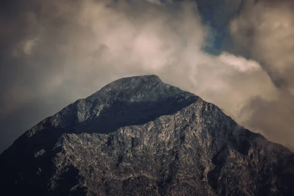 Bel Colpo Montagna Tempo Nebbioso Nuvoloso — Foto Stock