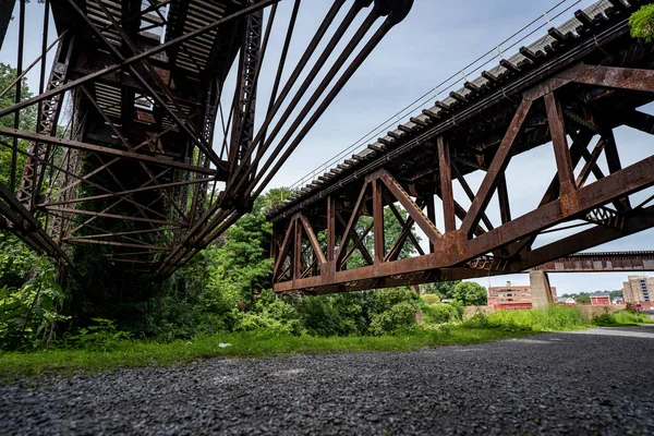 米国ペンシルベニア州イーストンのダウンタウンの橋 — ストック写真