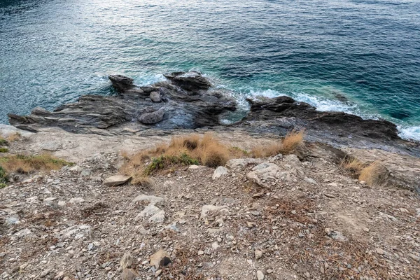 晴れた日の青い海の波の上からの美しい景色 — ストック写真